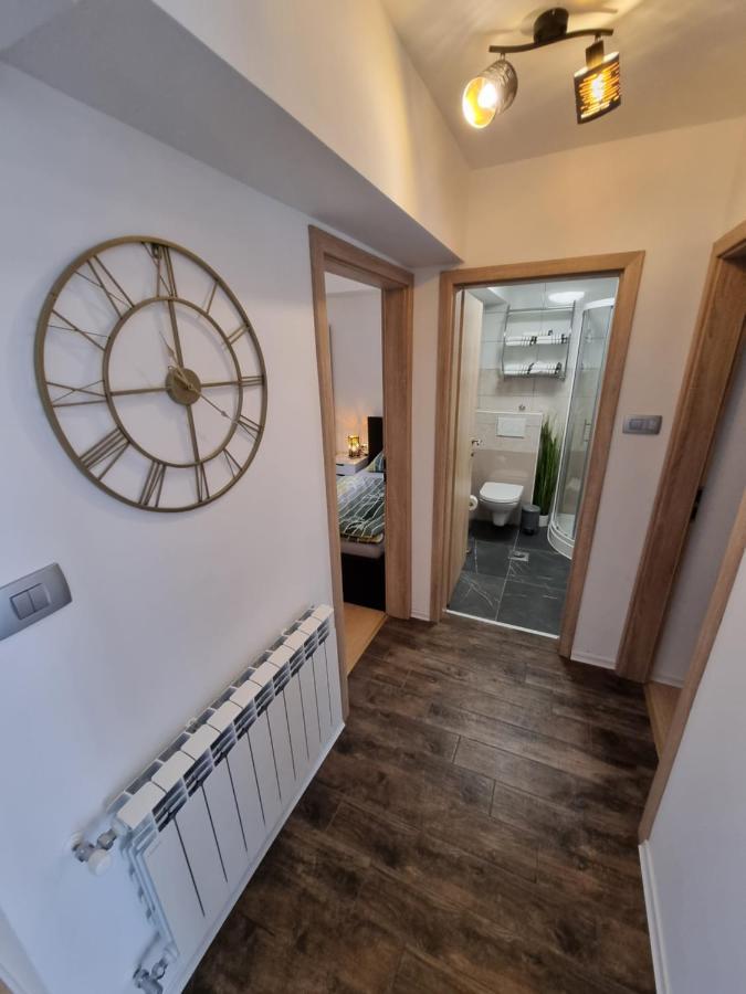 Hosnar, Apartma Lev