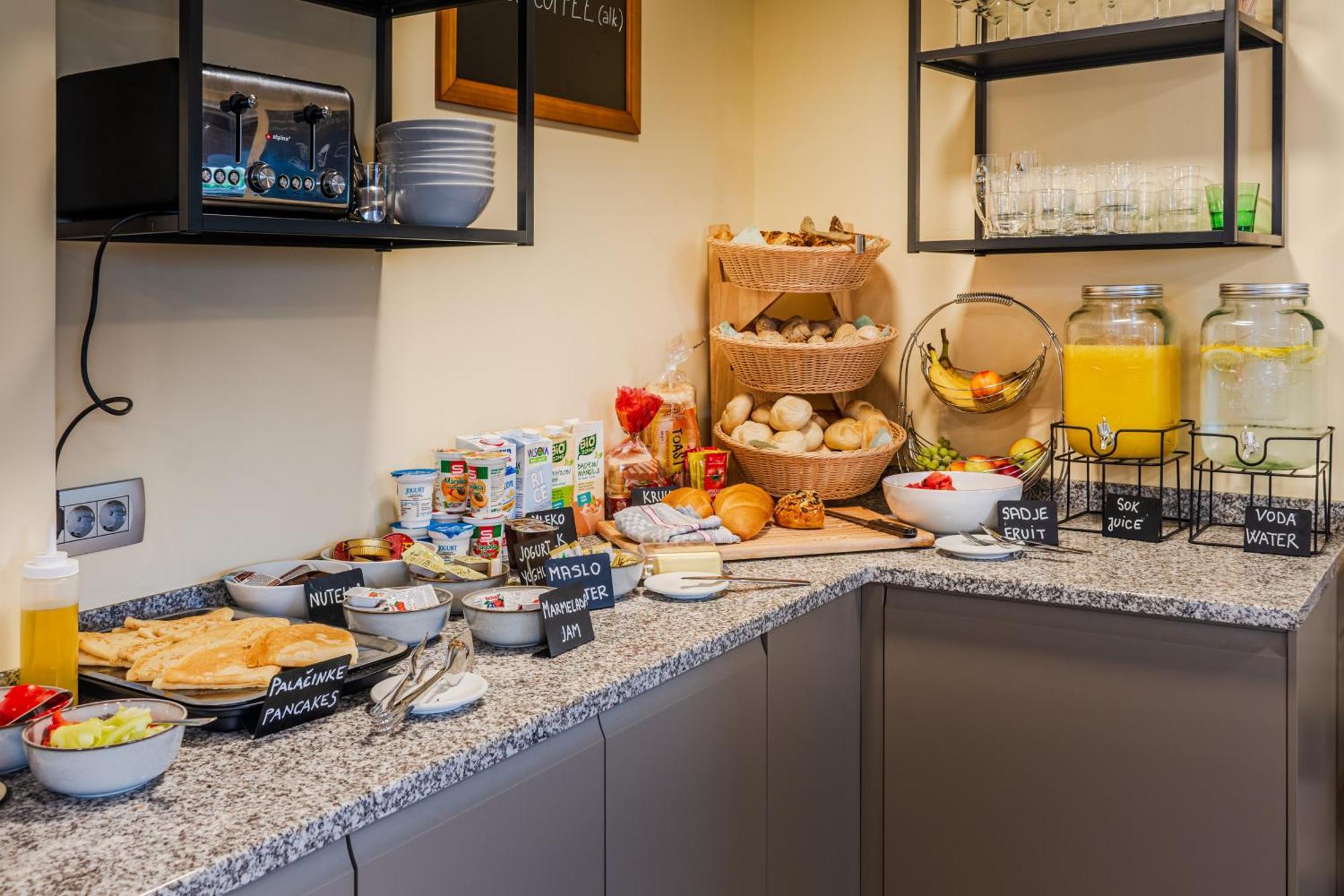 Hosnar, Apartma Lev Bovec
